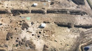 Iban a construir una autopista y acabaron desenterrando una ciudad celta intacta con oro, joyas y talleres de hace más de 2.000 años